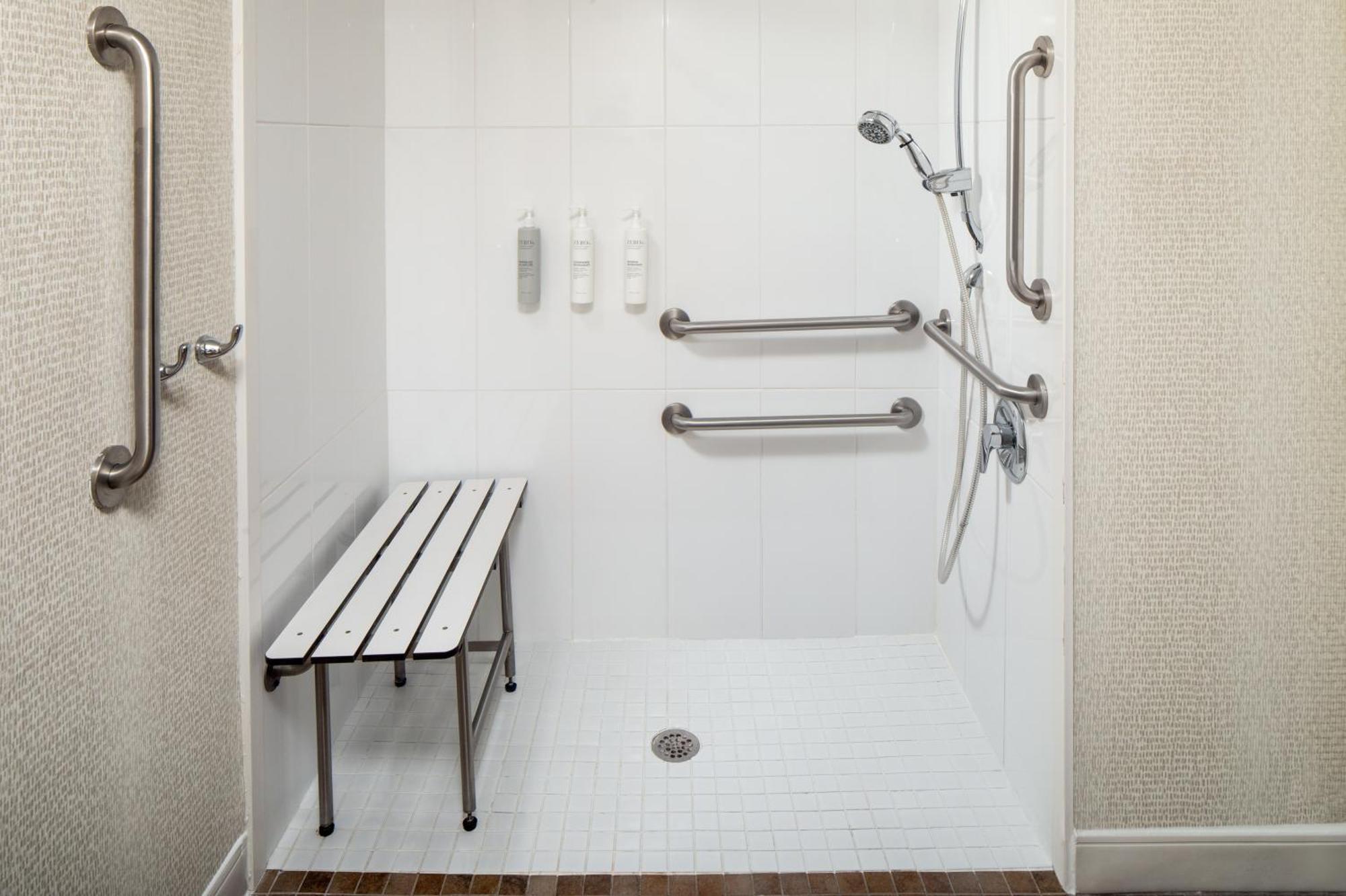 Hampton Inn Atlanta-Northlake Такер Экстерьер фото