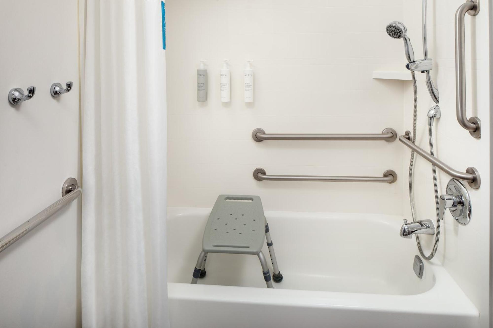 Hampton Inn Atlanta-Northlake Такер Экстерьер фото