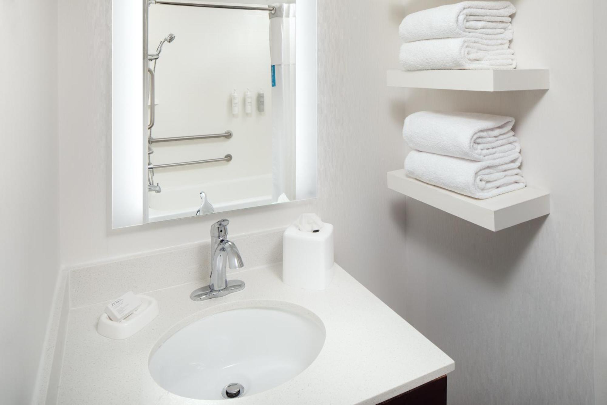 Hampton Inn Atlanta-Northlake Такер Экстерьер фото