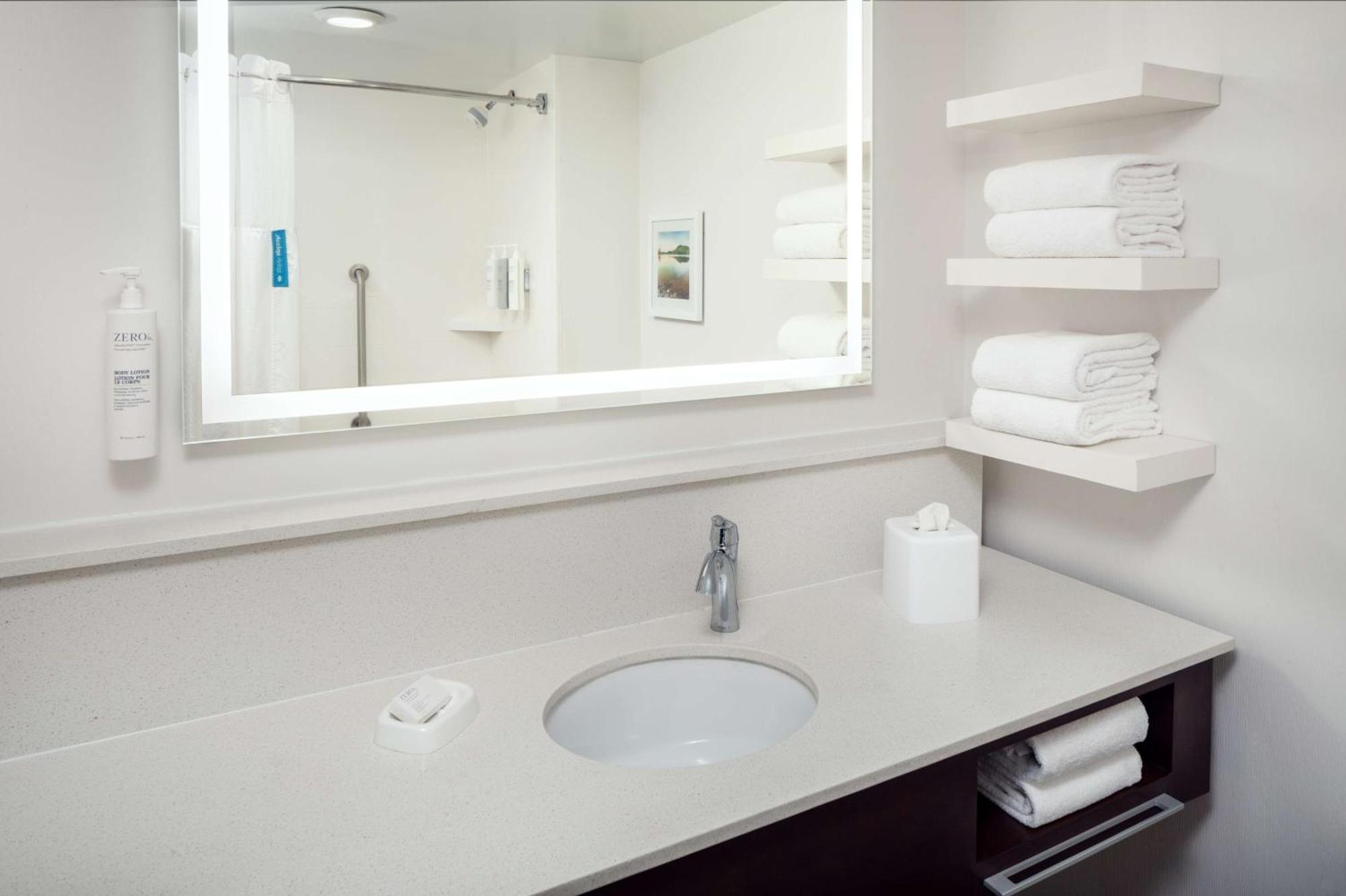 Hampton Inn Atlanta-Northlake Такер Экстерьер фото