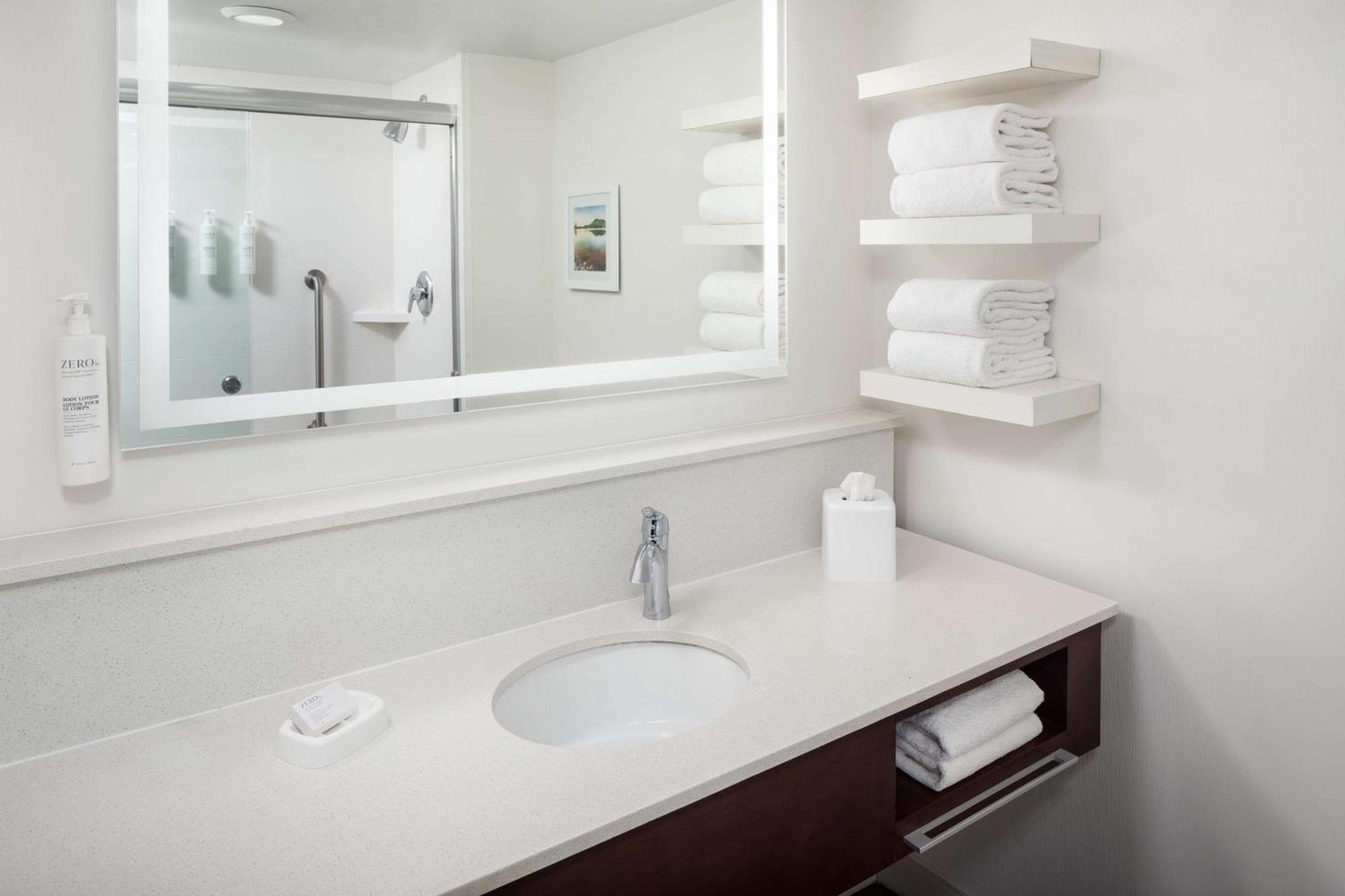 Hampton Inn Atlanta-Northlake Такер Экстерьер фото